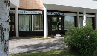 Toimisto sijaitsee Intolan ja Pikku-Intolan jälkeen osoitteessa Seurapuistikko 6 C 26.       